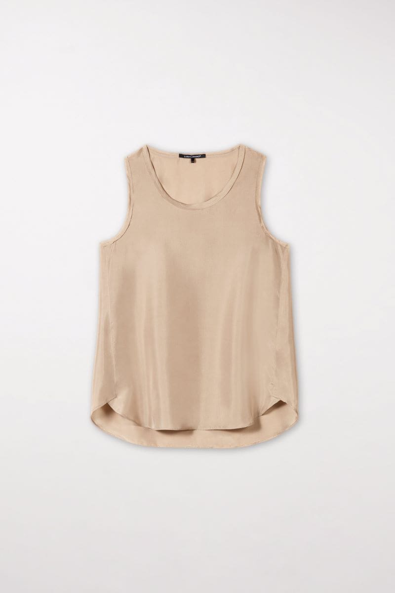 Luisa_Cerano_Seidentop_mit_Kantendetails_35789_05_min.jpg