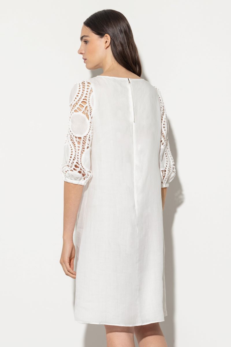 Luisa_Cerano_Kleid_mit_Crochet_Details_79850435000103_03_min.jpg